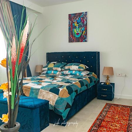 Luxury 2 Bedroom Apartment With Huge Balcony , Pool, Gym At Tribute House Accra Buitenkant foto